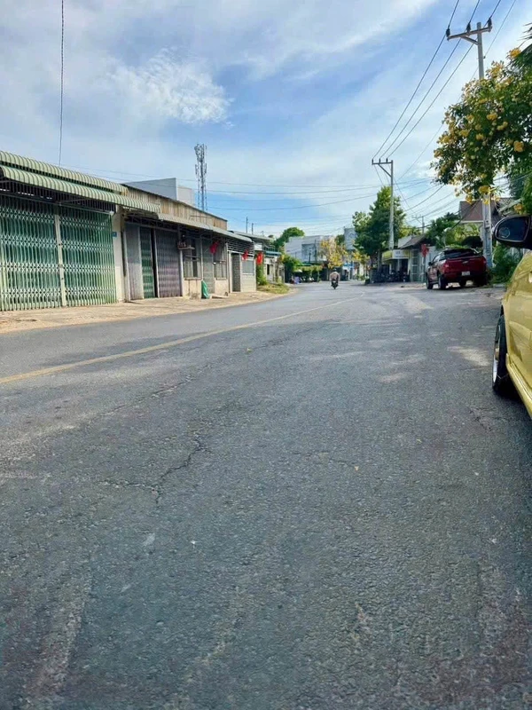 Bán nhà góc 2 mặt tiền 100m2, Phan Thiết