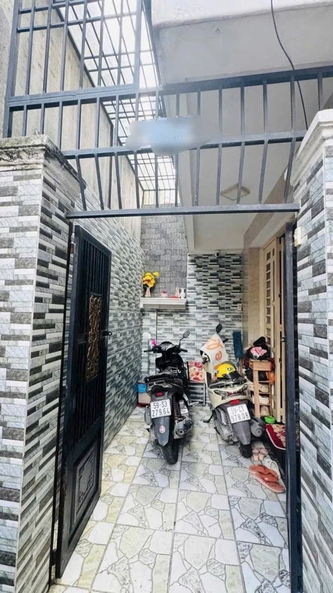 Bán nhà 2 tầng 30m² Đoàn Văn Bơ Quận 4, 3.5 tỷ - Ảnh 1