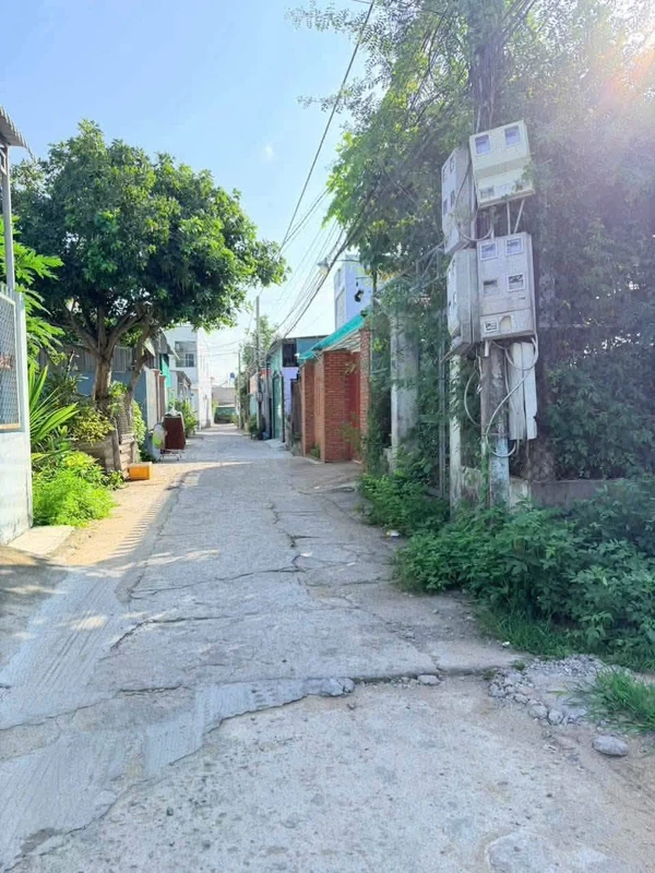 Bán khách sạn 2 sao mặt tiền Hà Huy Tập 210m2, gần nhà thờ Con Gà tthomes