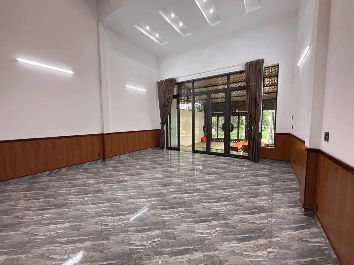 Bán nhà phố 3 PN, 156m² Phường Tân Lợi, giá 3.95 tỷ - Ảnh 1