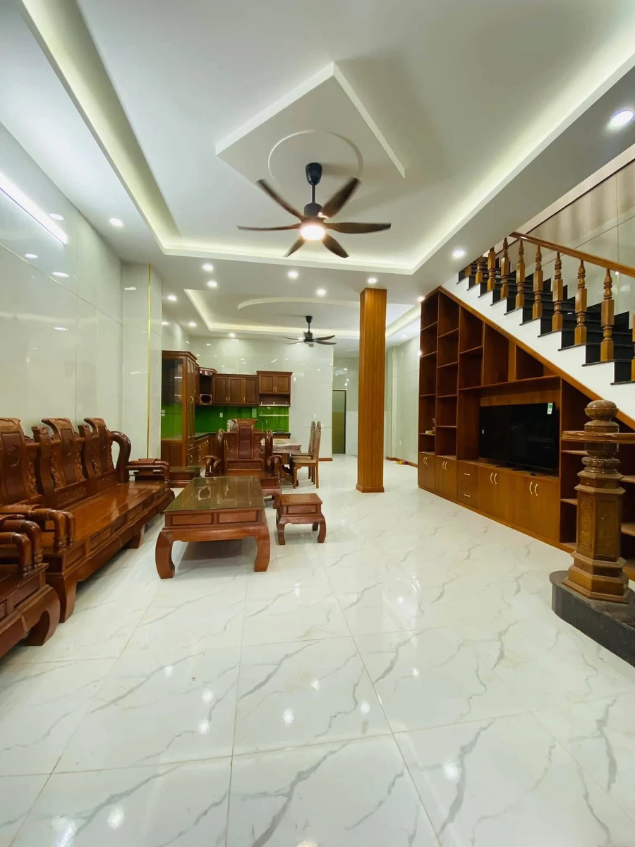 Nhà lầu 160m² 4 phòng ngủ sân ôtô, gần trường học Bình Nhâm 5 tỷ - Ảnh thu nhỏ 2