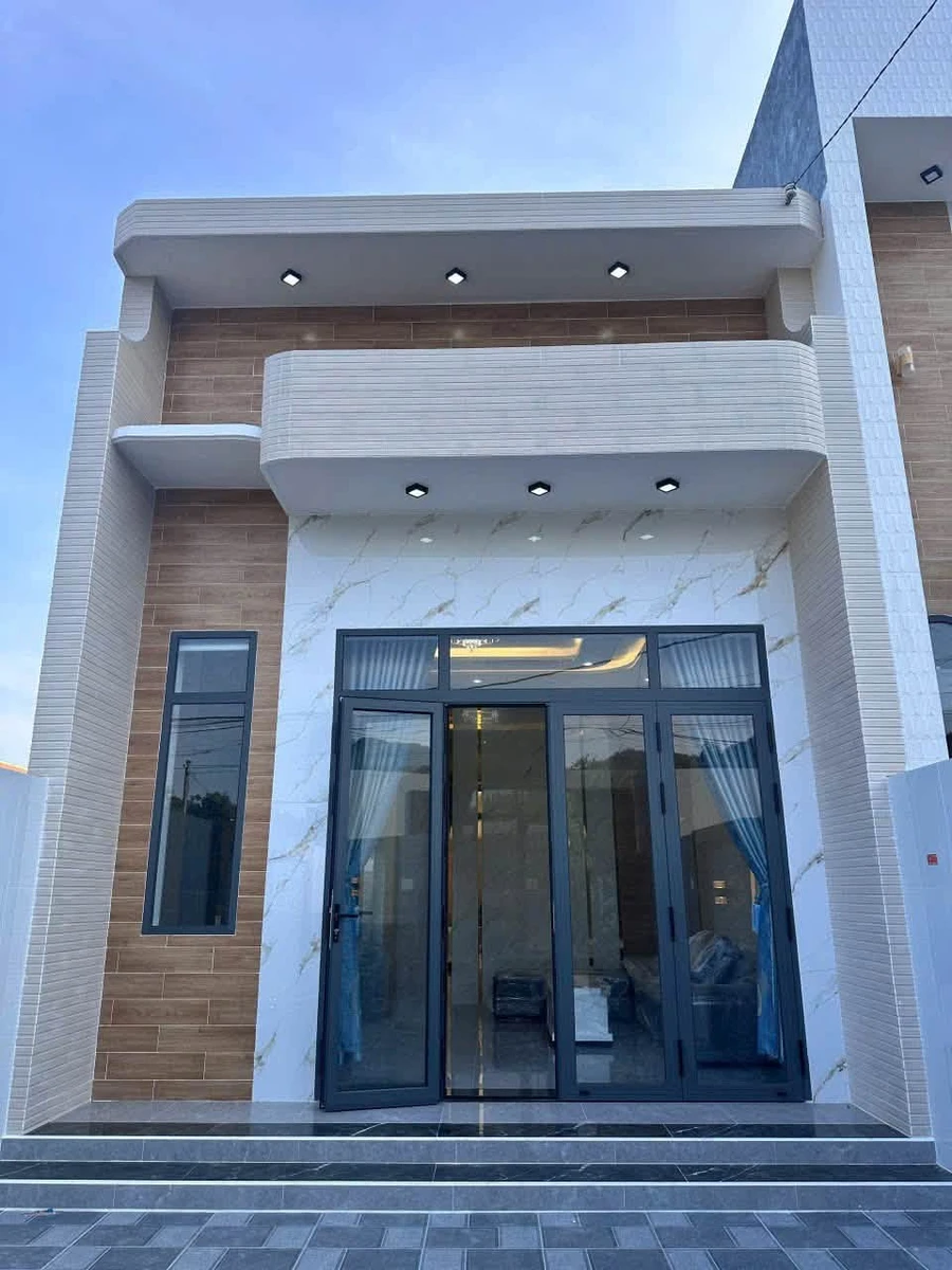 Bán nhà mới 5x29m nội thất đầy đủ, đường bê tông xe hơi tại Hải Lâm, Long Hải giá 2,25 tỷ - Ảnh thu nhỏ 2
