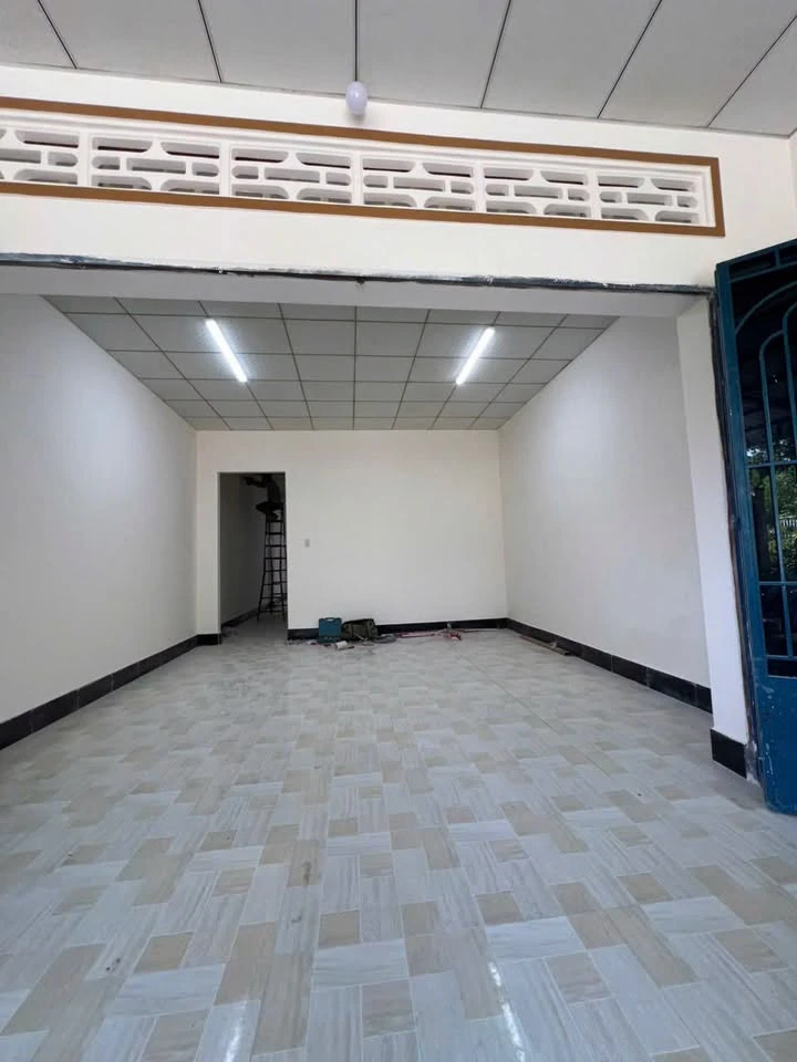 Bán nhà 2PN 120m2 có sổ hồng tại Long Hoa, Tây Ninh - Ảnh thu nhỏ 2