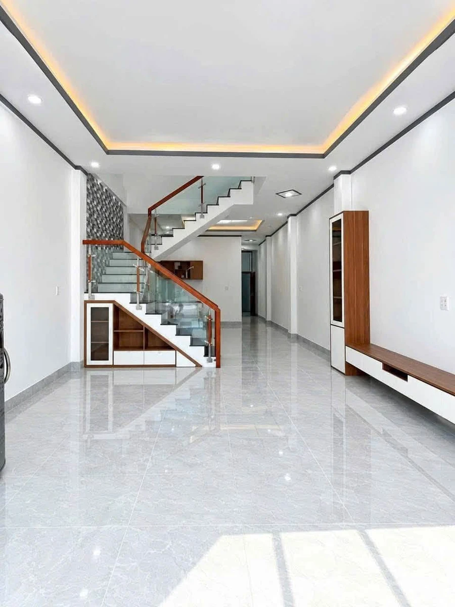 Bán nhà 1 trệt 1 lầu 3PN 105m² ngã ba Đèn Vàng Quận 1 - Ảnh thu nhỏ 4