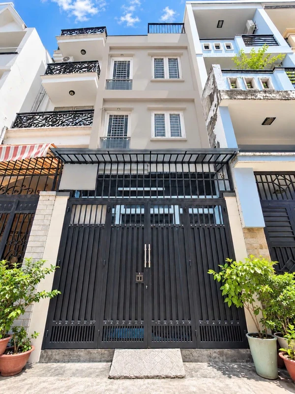 Bán nhà 3 tầng 30m² trung tâm Quy Nhơn kdbb