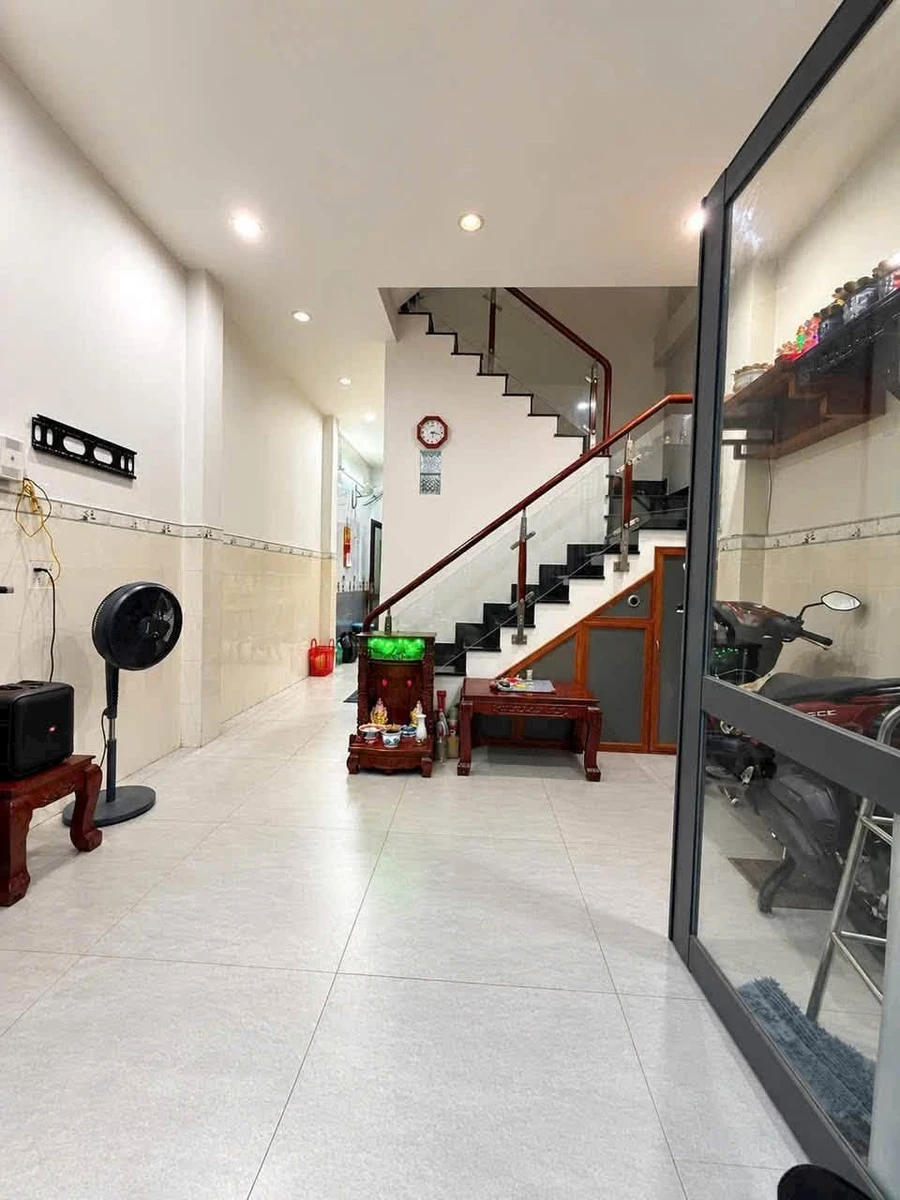 Bán nhà SHR 2 mặt tiền 4PN Quận 12, 2 tỷ - Ảnh thu nhỏ 2