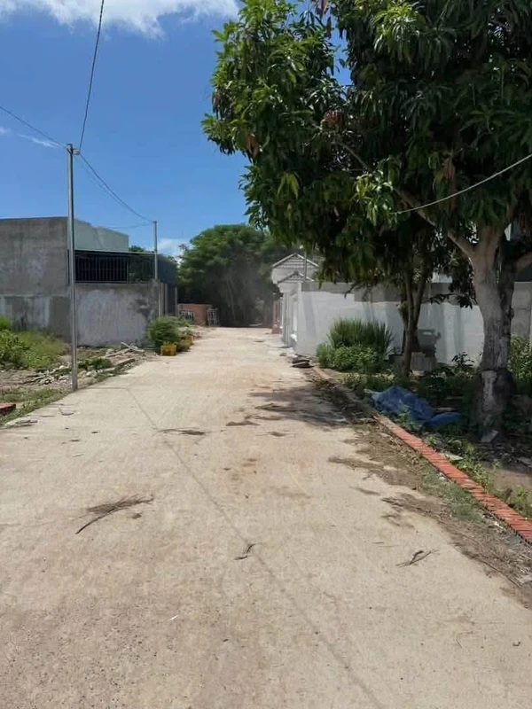 Bán nhà Dĩ An gác đúc 40m² 2PN 1,48 tỷ vingroup