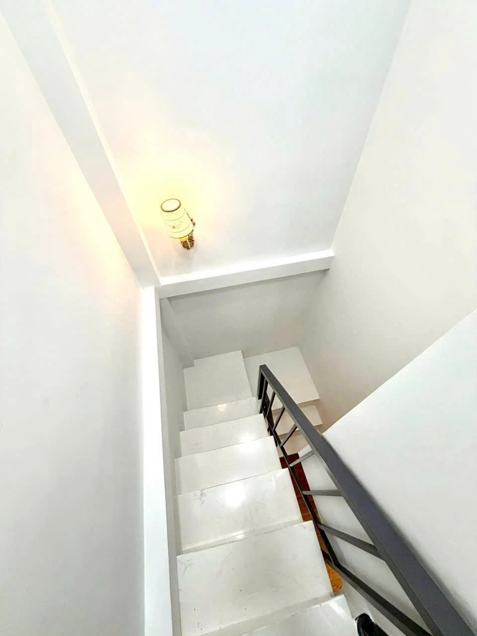 Bán nhà mới 14m² 2PN đường Tô Hiến Thành, Hòa Hưng, Quận 10 giá 2,68 tỷ - Ảnh 1