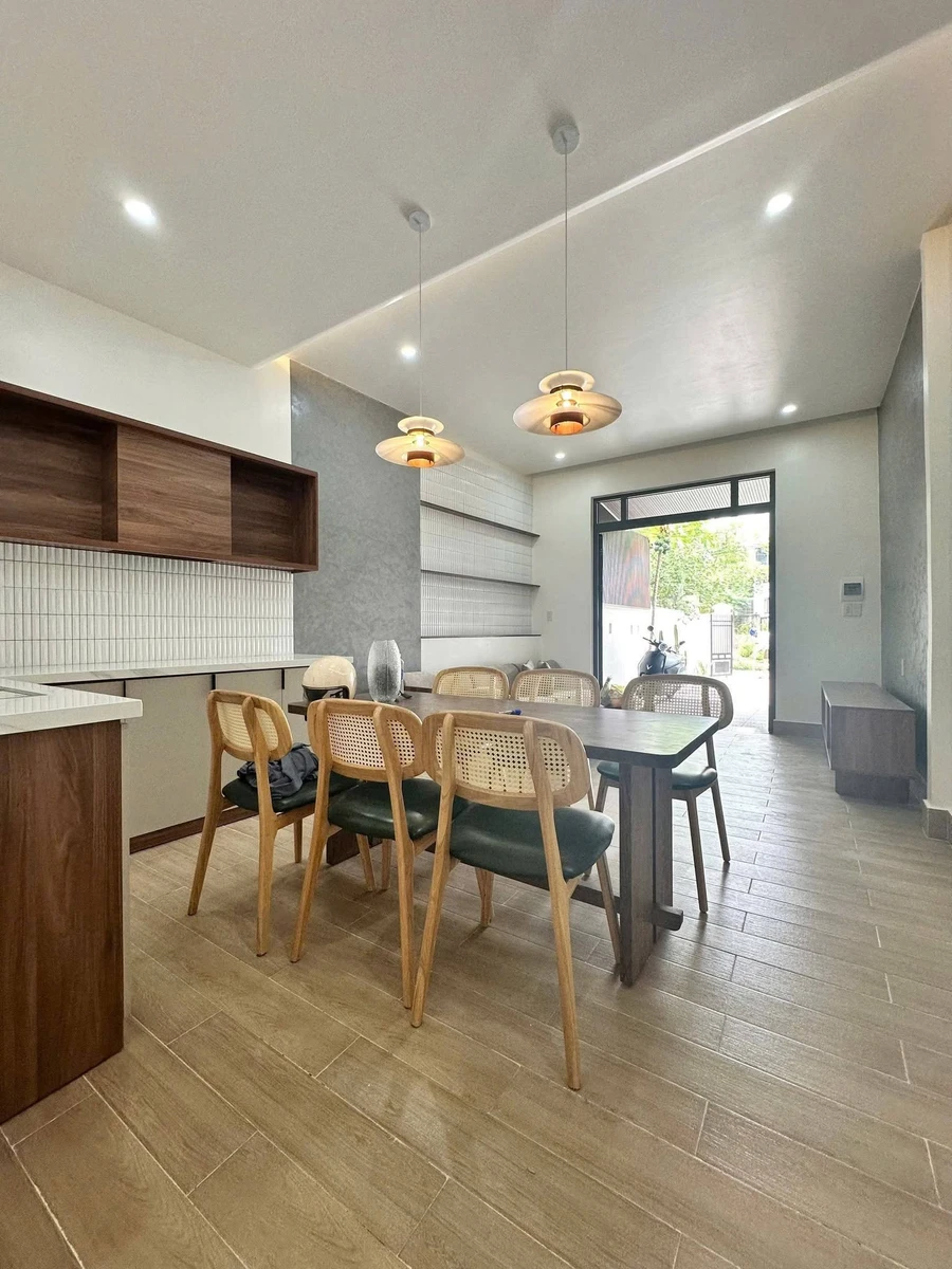 Bán nhà kiệt ô tô Hoài Thanh, Thủy Xuân, Huế 100m2 full nội thất, 2PN 2WC - Ảnh thu nhỏ 2