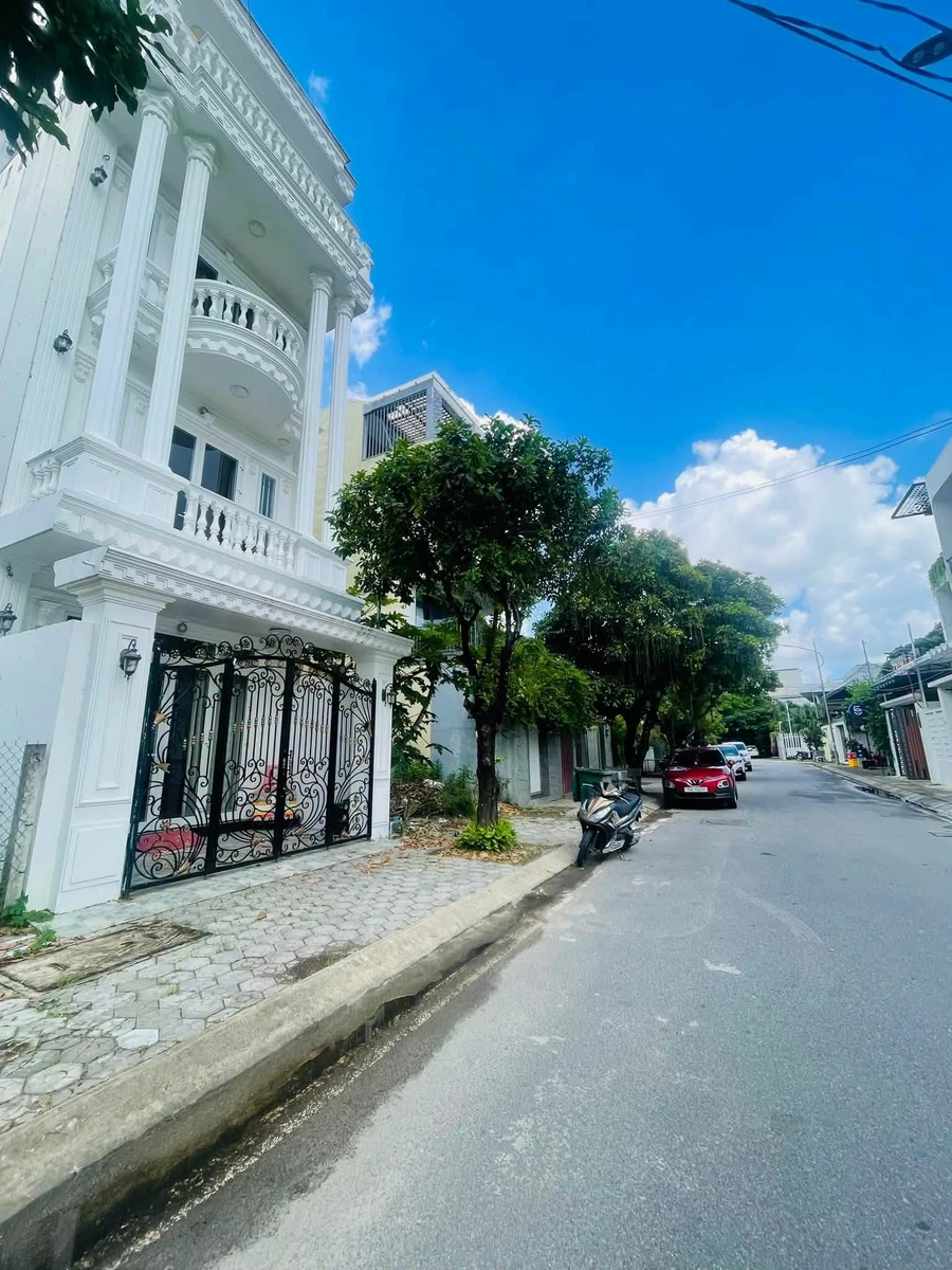 Nhà tân cổ điển 4PN 90m² Quảng Ngãi giá 4 tỷ - Ảnh 1