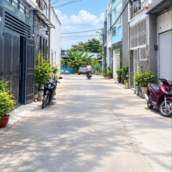 Bán đất nền 51,6m2 KDC Blue Diamond, Long Phước, Quận 9, giá 1,96 tỷ ssis