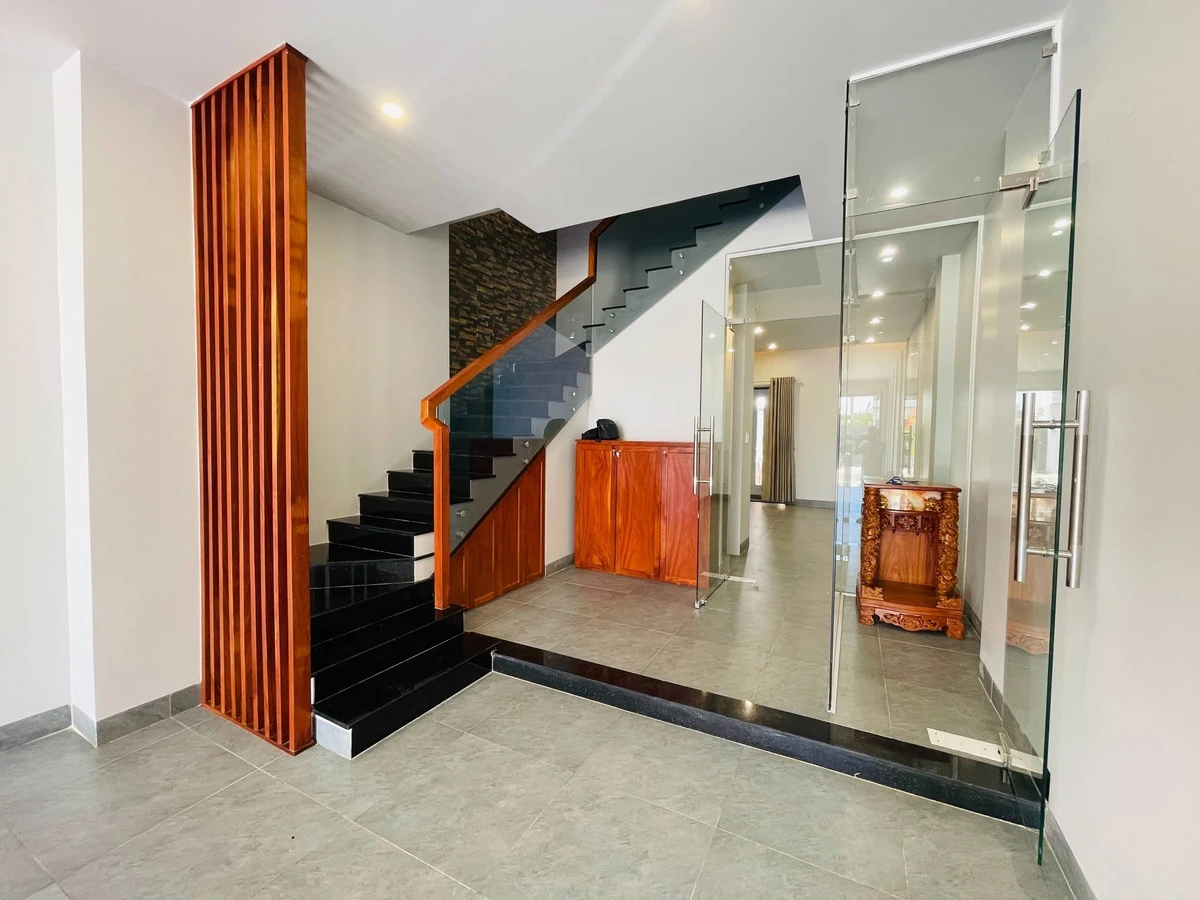 Bán nhà 2 lầu 5PN 96.75m² Rạch Giá 3.59 tỷ - Ảnh thu nhỏ 4