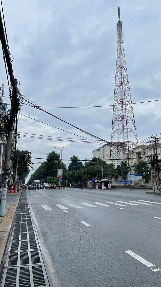 Bán shophouse 2 mặt tiền Đồng Khởi, 800m² sàn, thu nhập 1 tỷ/năm - Ảnh thu nhỏ 3