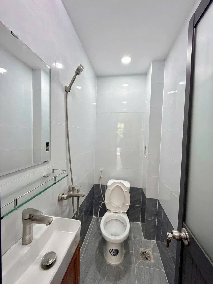 Bán nhà 1 trệt 1 lầu 4x8m, 2PN 2WC, đường 26/3, Bình Tân, nội thất cao cấp - Ảnh thu nhỏ 3