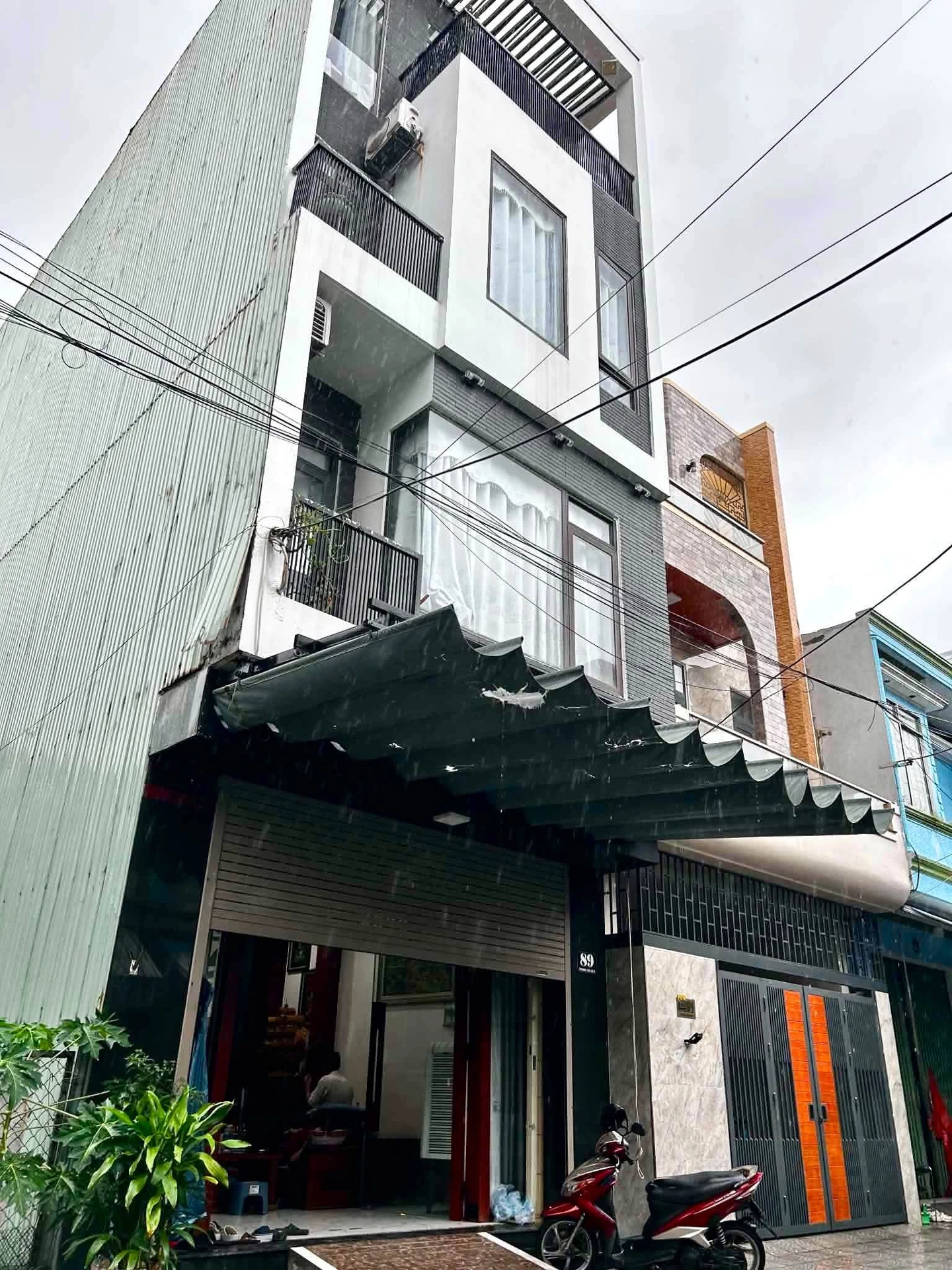 Bán nhà 4 tầng 70m2, 5PN 6WC gần biển Nguyễn Tất Thành, Thanh Khê, Đà Nẵng - Ảnh 1