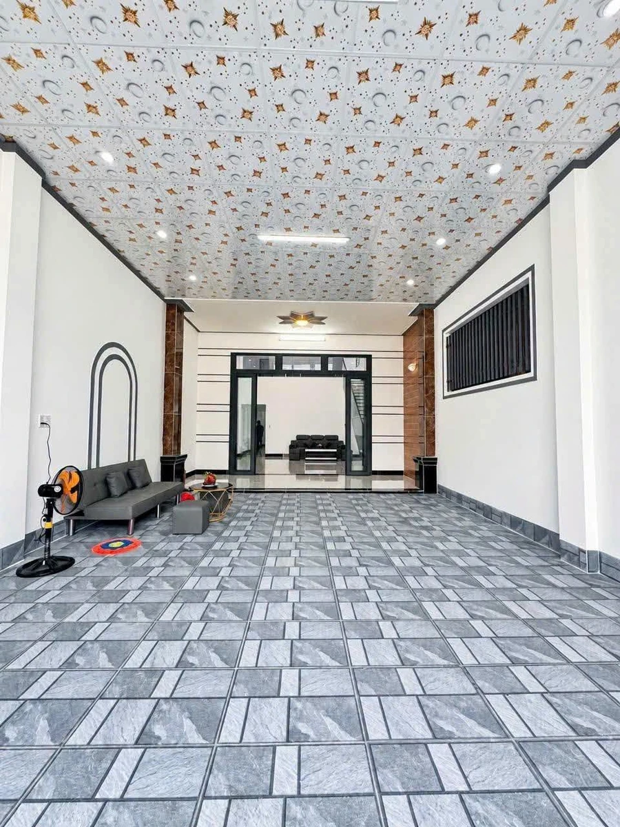 Bán nhà 3PN mặt tiền đường Nguyễn Văn Linh, Tây Ninh, 100m² - Ảnh thu nhỏ 2