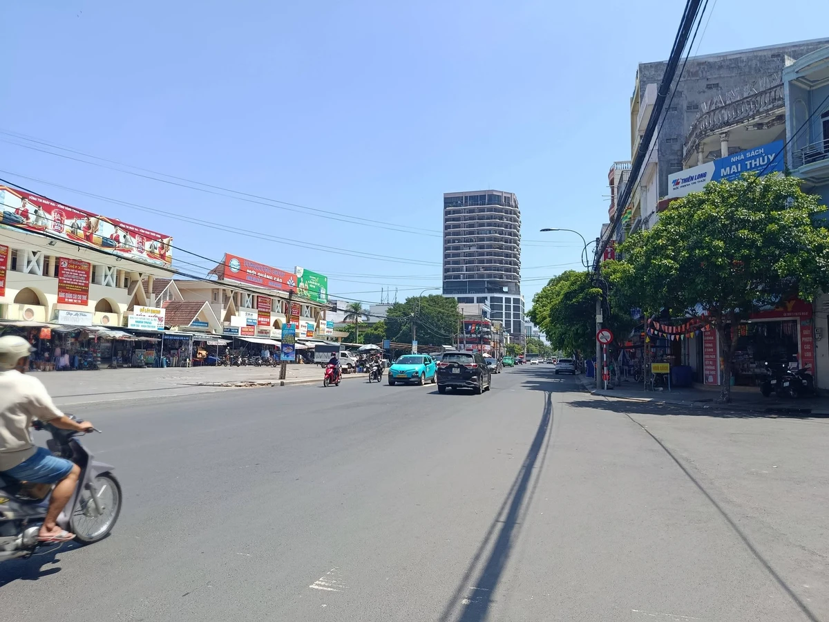 Bán nhà mặt tiền Trần Hưng Đạo, 165m², 1 tỷ - Ảnh thu nhỏ 2