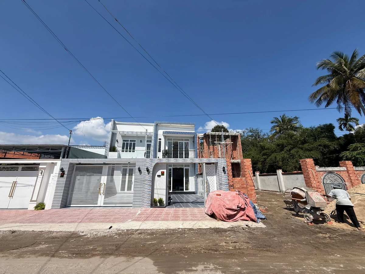 Bán nhà lầu lửng 3 phòng ngủ 122.5m² Long Hoa Tây Ninh 1 tỷ 690 - Ảnh thu nhỏ 2