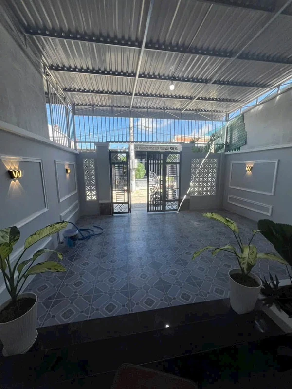 Bán nhà mới 100% 2PN 70m² gần chợ Long Bình Tây Ninh