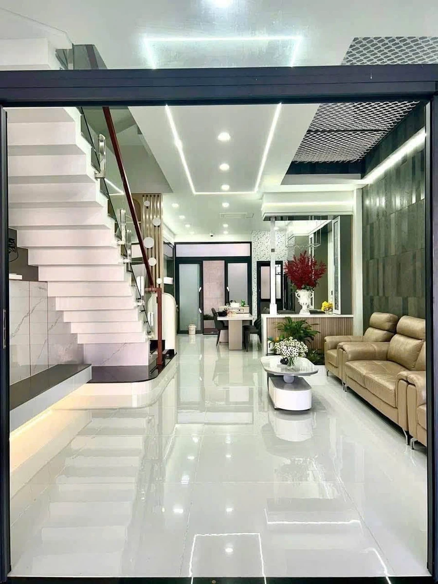 Bán nhà mới 3 phòng ngủ 100m2 Phan Thiết 9 tỷ 2 - Ảnh 1