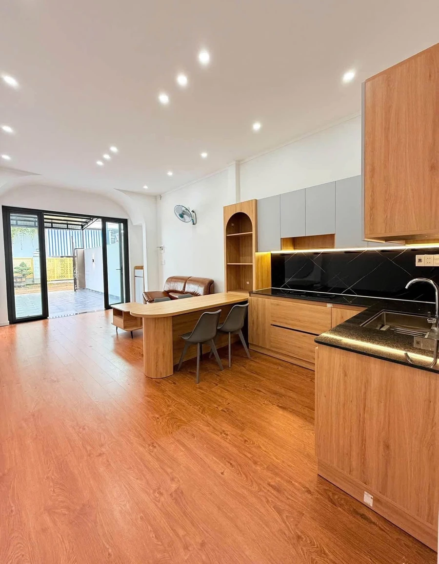 Bán nhà 3PN, 100m² đầy đủ nội thất, 1,8 tỷ, Tân Bình - Ảnh thu nhỏ 2