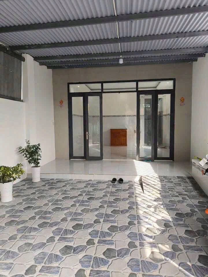 Bán nhà phố 3 PN sân ở, 140m², Bàu Năng 900 triệu - Ảnh thu nhỏ 2