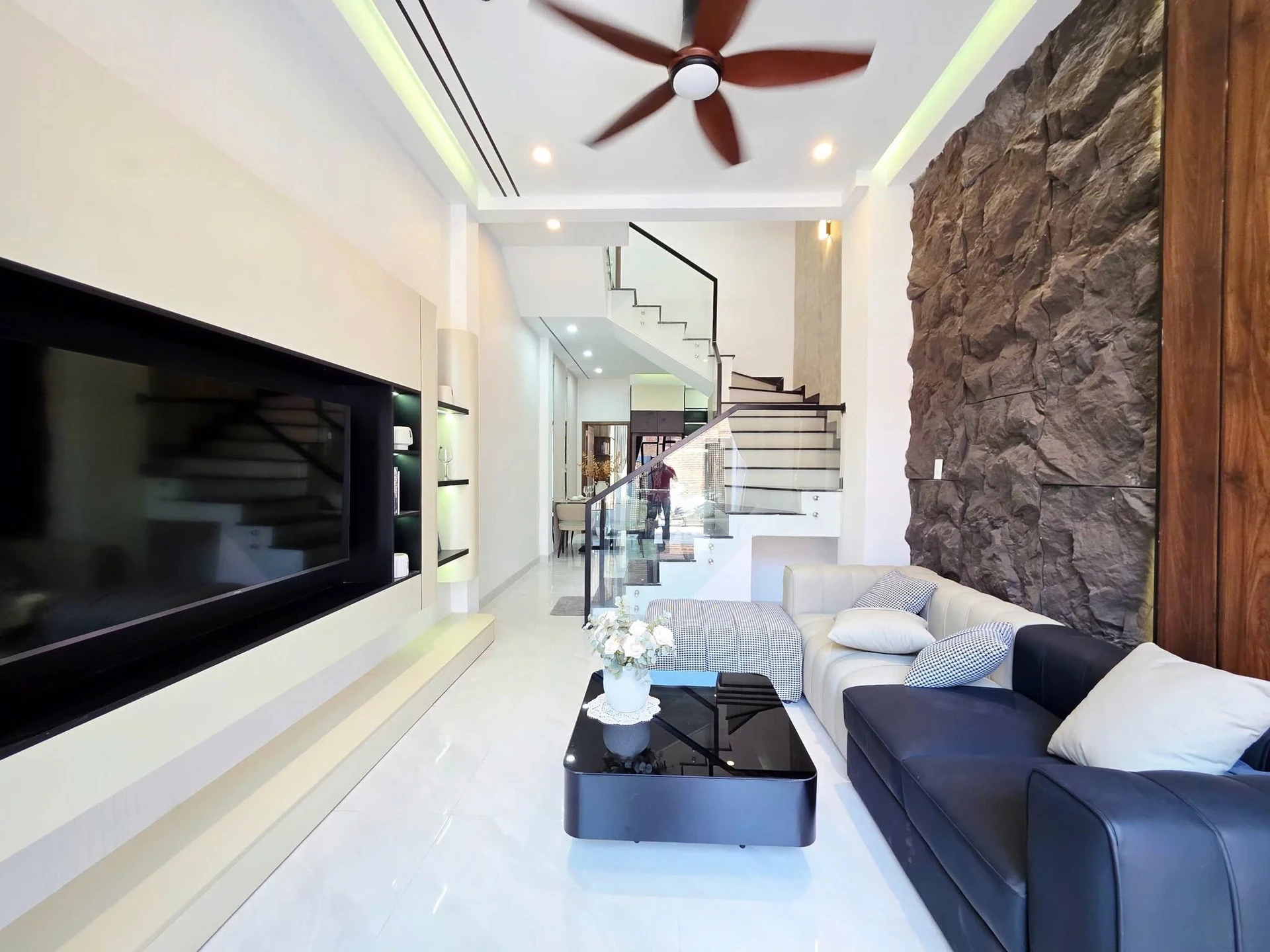 Nhà 3 tầng mới 58m² full nội thất Đà Nẵng 5,5 tỷ - Ảnh 1