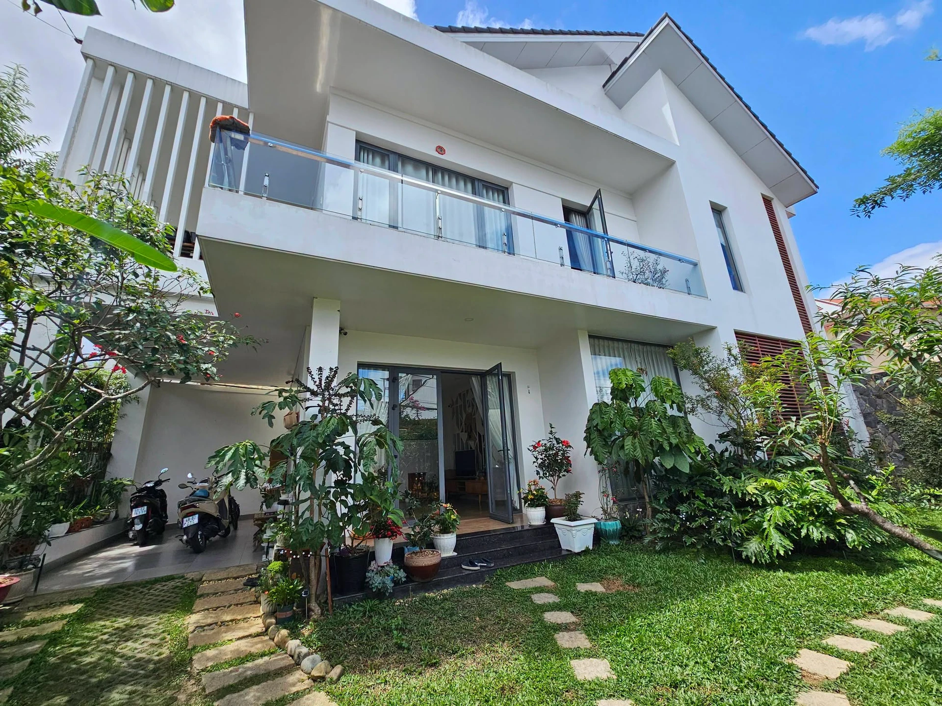 Bán villa sân vườn mặt tiền Đà Lạt 178 m² 15 tỷ - Ảnh 1