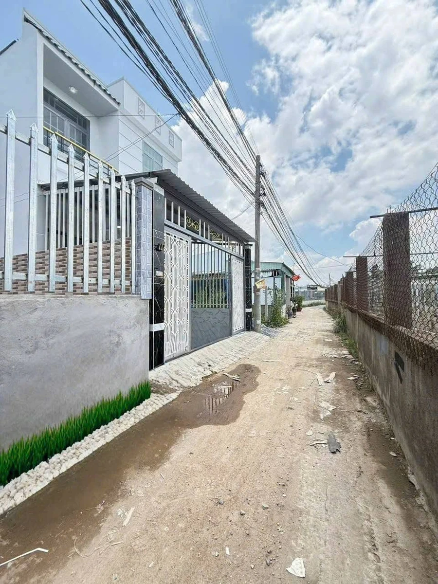 Bán nhà 5x20m, 4 phòng ngủ, 2 WC tại Tân Kim, Cần Giuộc - 2 tỷ 550 triệu - Ảnh 1