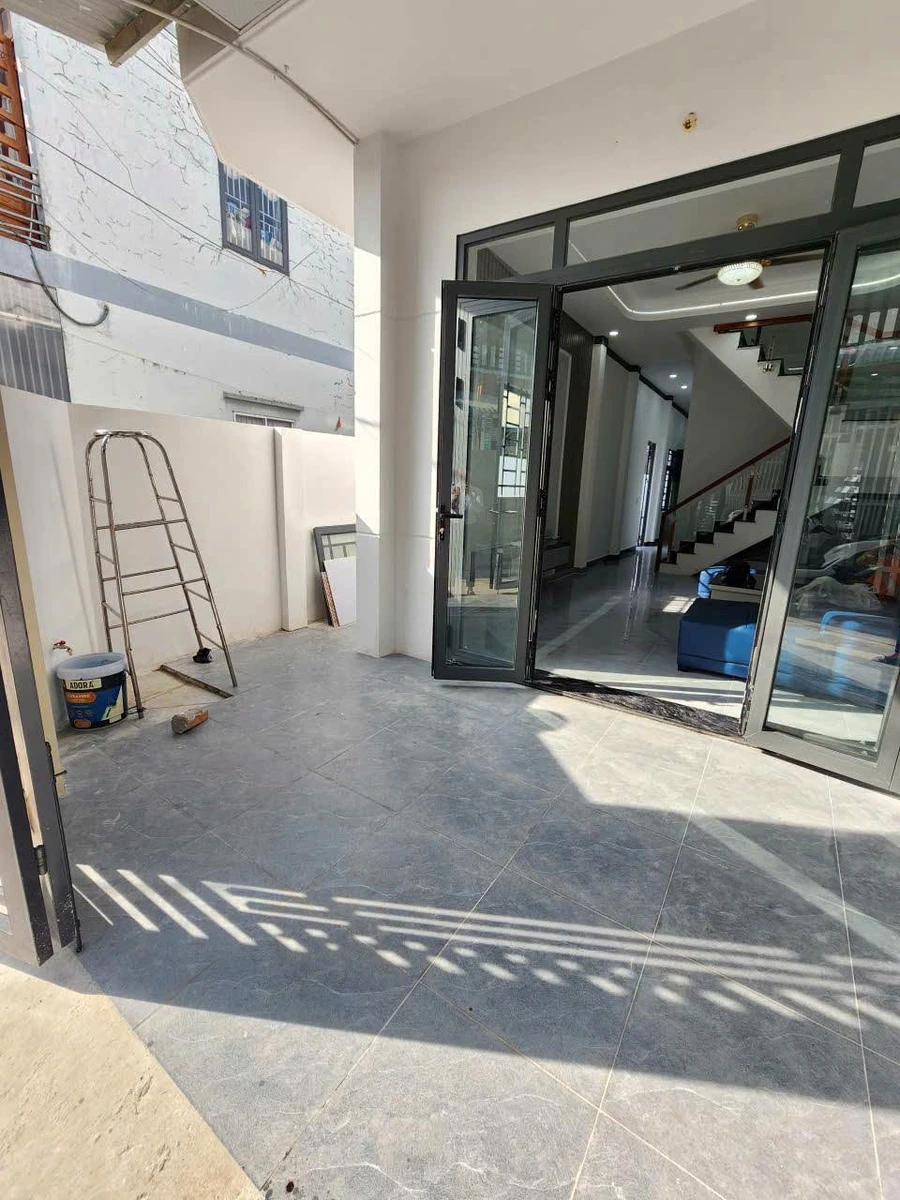 Bán nhà 73m2 3PN 2WC góc 2MT Thị xã Thuận An - Ảnh thu nhỏ 4