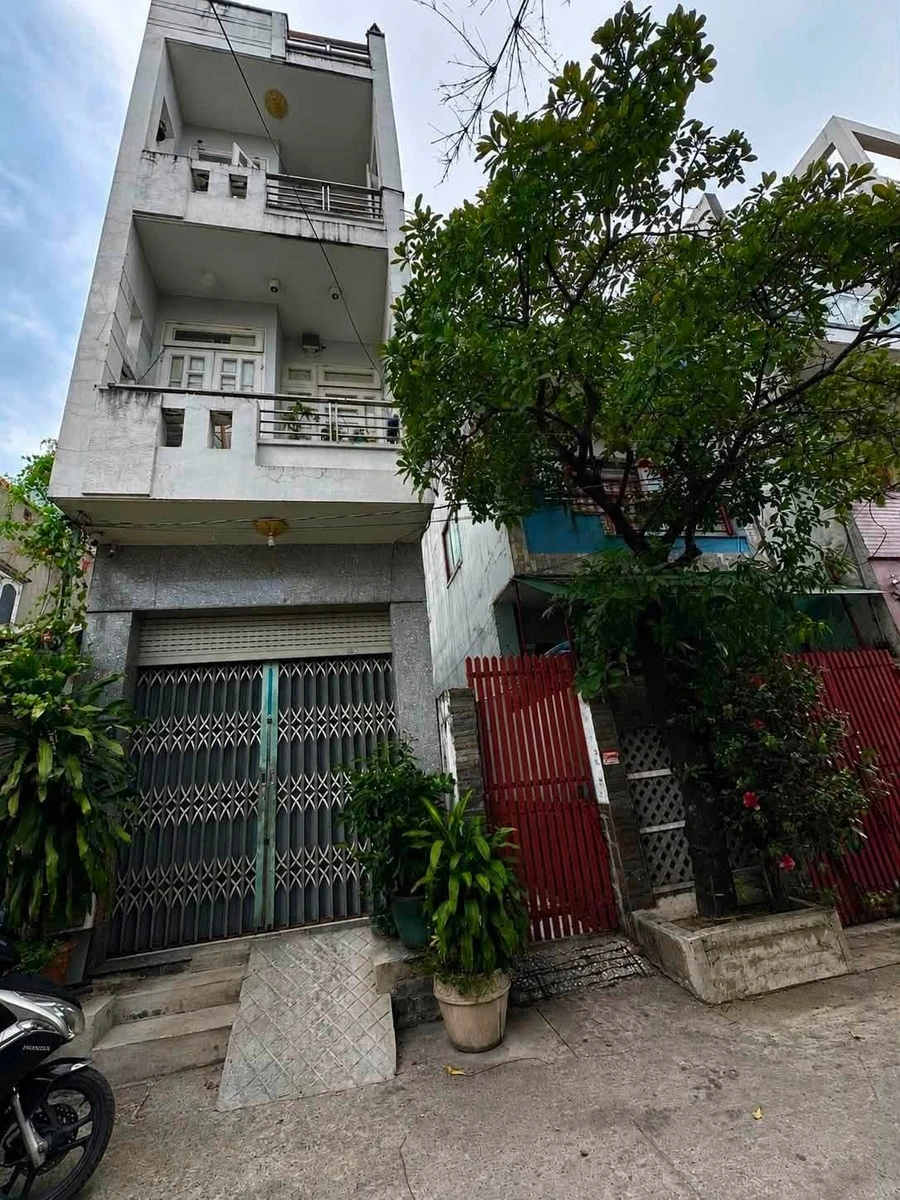 Bán nhà 3 tầng 66m2, 4 phòng ngủ, hẻm ô tô 6m đường Lê Đức Thọ, Gò Vấp - Ảnh 1