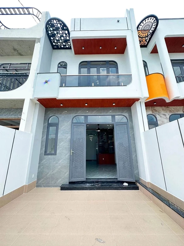 Bán nhà 1 trệt 1 lửng 5x22m, 3 phòng ngủ, giá 2,55 tỷ tại Đức Hòa Đông