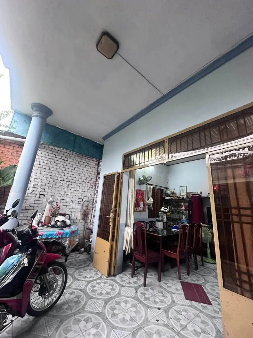 Bán nhà cấp 4 kiên cố 8x14m gần sân banh Gò Đậu, Phường Phú Thọ, giá 2,25 tỷ - Ảnh thu nhỏ 3