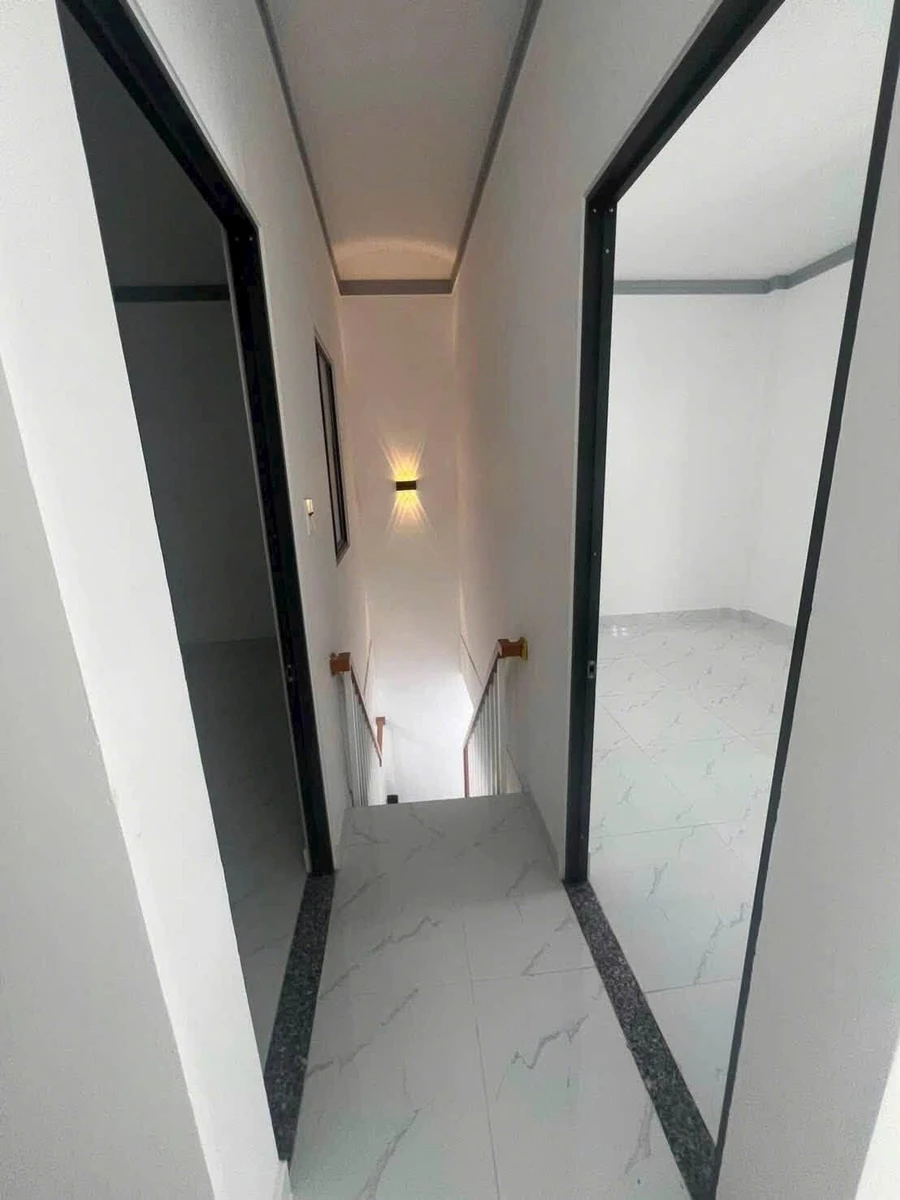Bán nhà 2 tầng hẻm xe hơi đường 475, Phước Long B, Quận 9, 65,8m2, 4,1 tỷ - Ảnh thu nhỏ 4