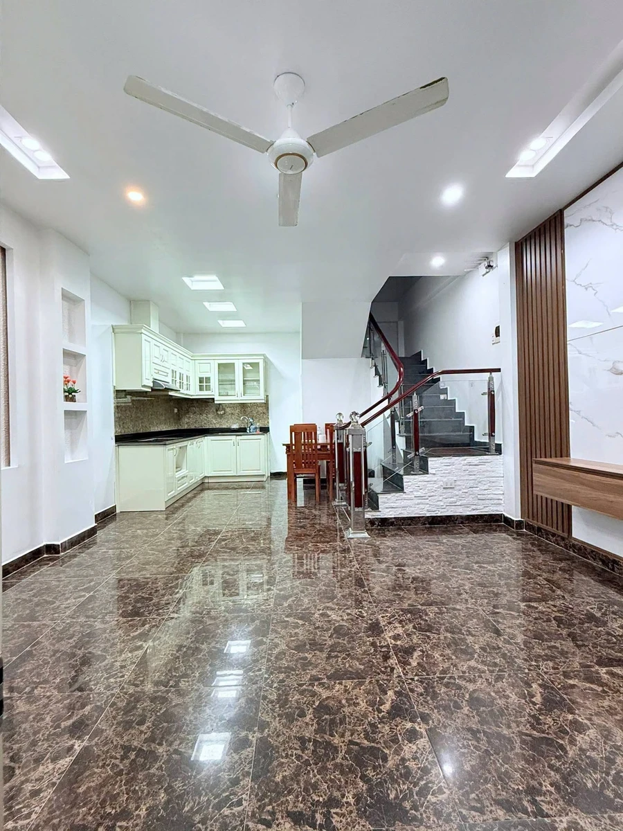 Bán nhà 3 tầng Hùng Dương Vương 40m² hơn 2 tỷ Quận 7 - Ảnh thu nhỏ 2