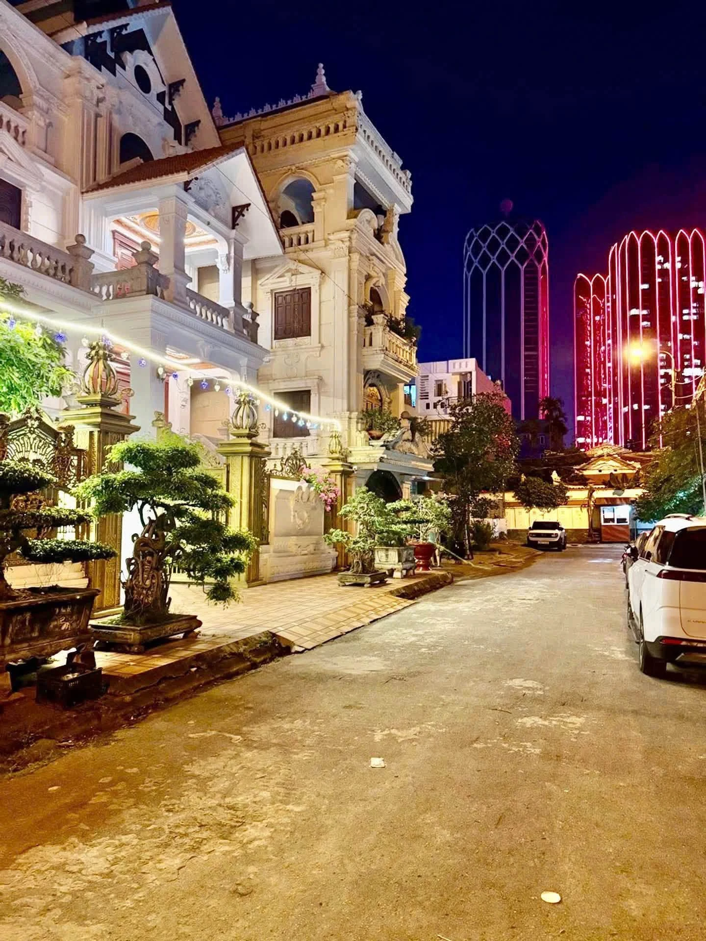 Bán biệt thự sân vườn 280m2, 3 tầng, lô góc, tuyến sau Lê Hồng Phong - Hoàng Thế Thiện - Ảnh 1