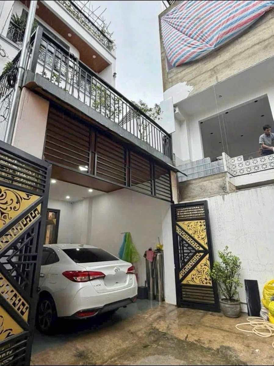 Bán nhà sổ riêng 5 PN, 240m2 đường Mê Linh, Đà Lạt, 7.5 tỷ - Ảnh 1
