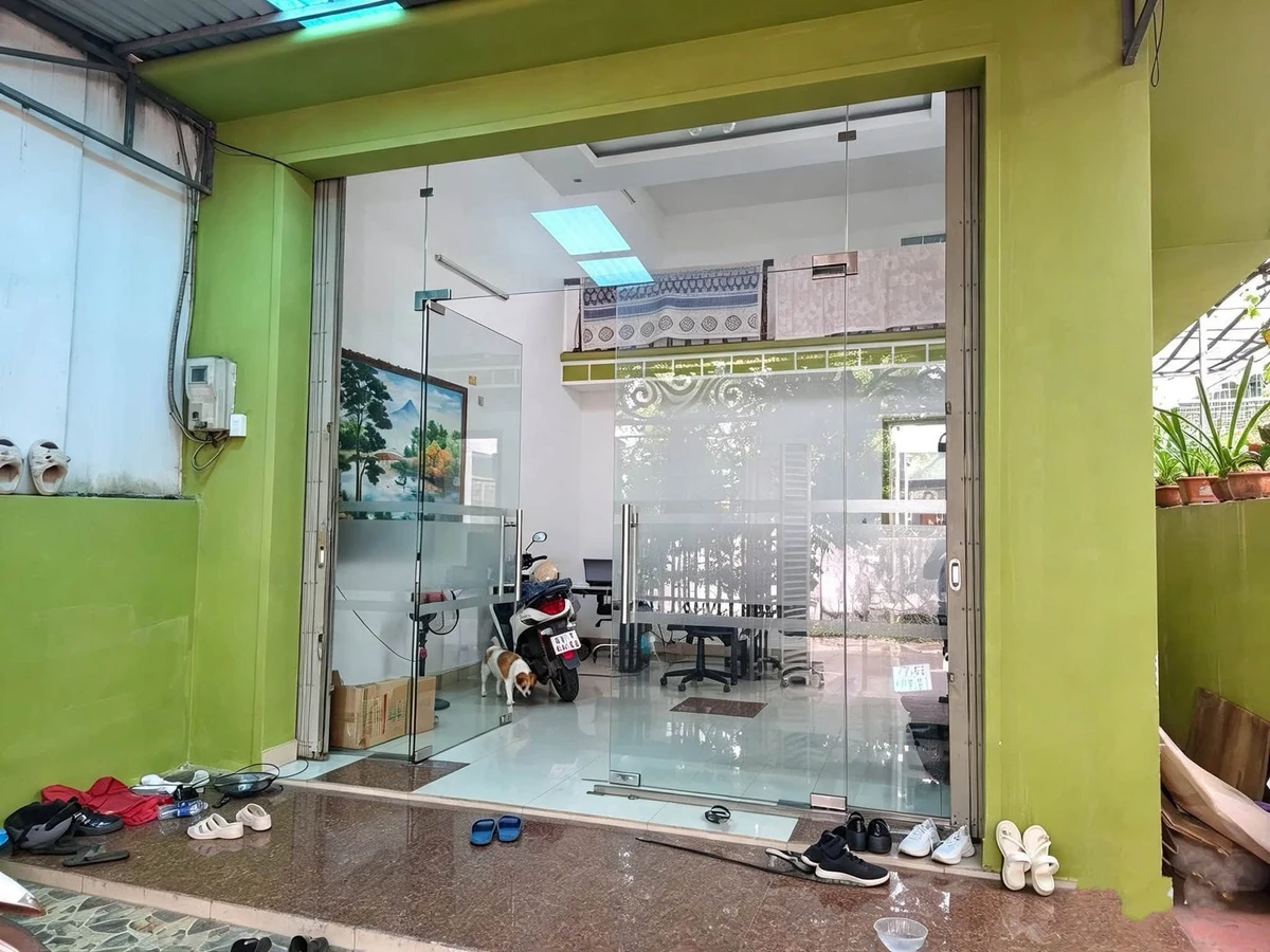 Bán nhà mặt tiền Đồng Tiến, Pleiku, 115.5m², 3 phòng - Ảnh 1
