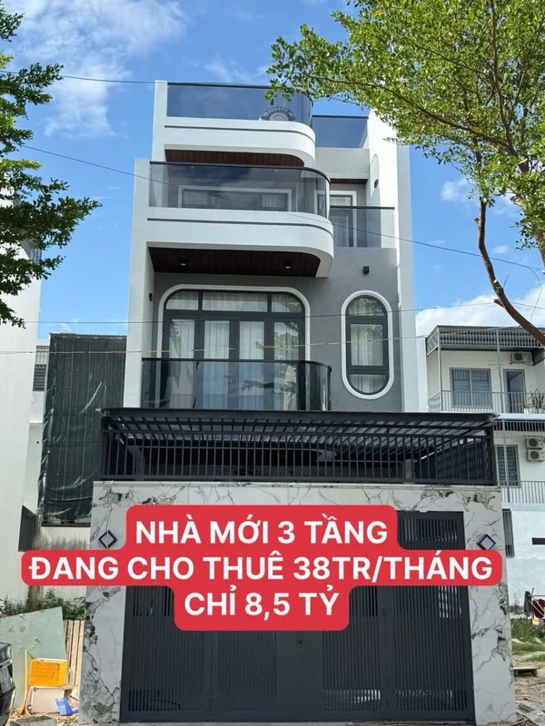 Bán nhà phố 3 tầng 100m², 3PN, Nha Trang - 8 tỷ 500 triệu