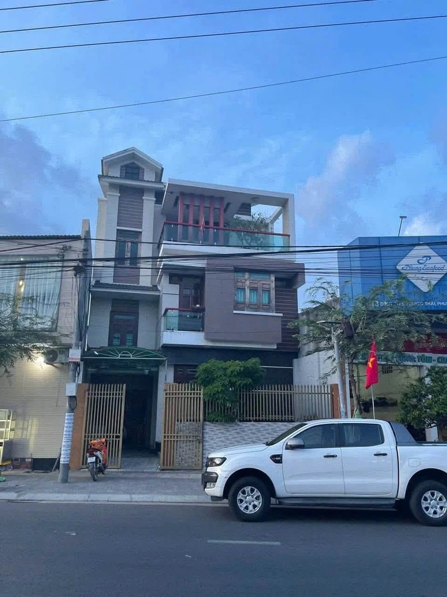 Bán nhà gần biển Phước Tỉnh BRVT, 180m2, giá 8.3 tỷ - Ảnh thu nhỏ 4