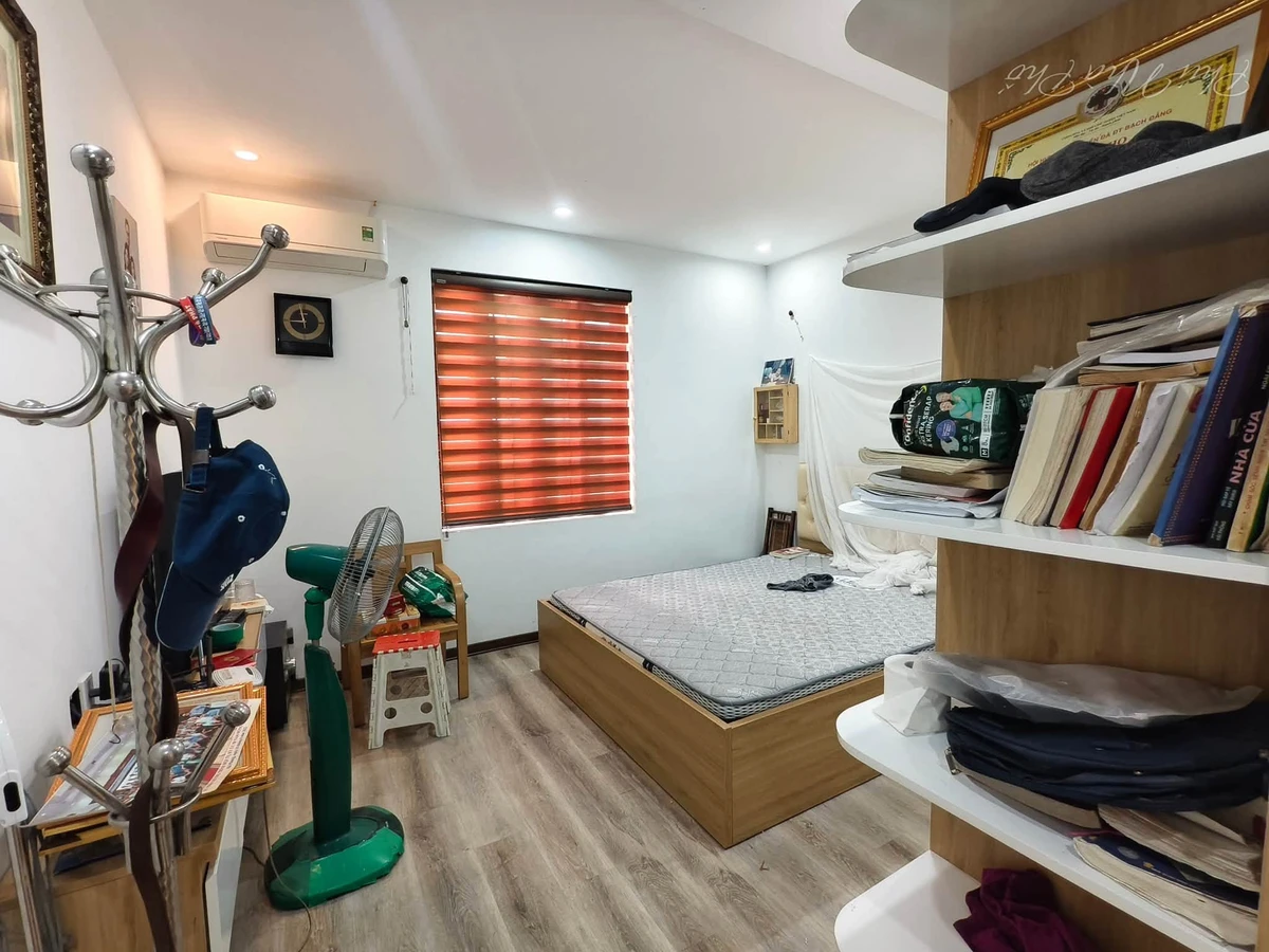 Bán nhà 4 tầng mặt ngõ gần 100m² Văn Cao, Quận 1 - Ảnh thu nhỏ 4