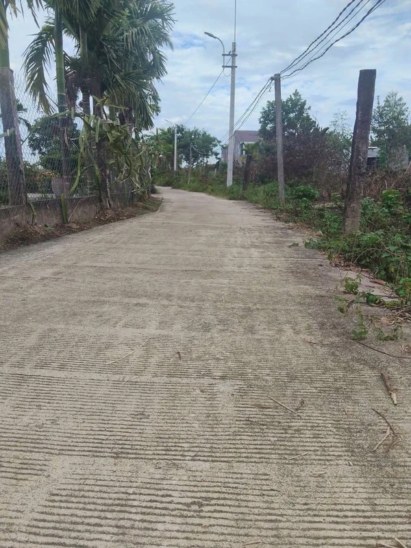Bán nền đất ở 150m2 Full thổ cư Phú Tân 1 tỷ 100 neubat
