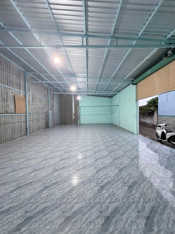 Cho thuê kho 140m2 trống suốt gần Ngã Ba Giồng, Xuân Thới Thượng, Hóc Môn