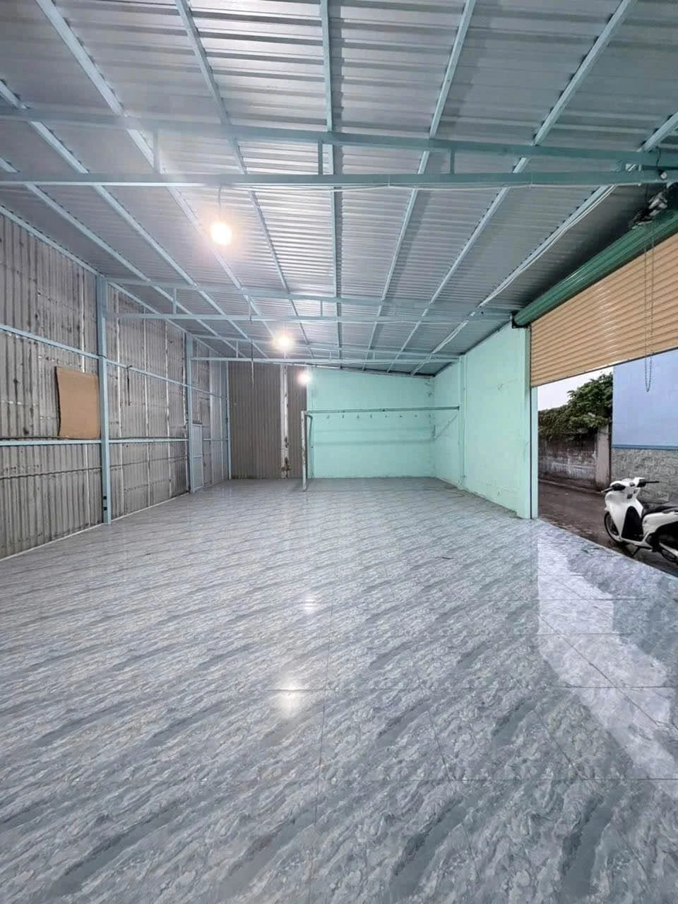 Cho thuê kho 140m2 trống suốt gần Ngã Ba Giồng, Xuân Thới Thượng, Hóc Môn - Ảnh 1