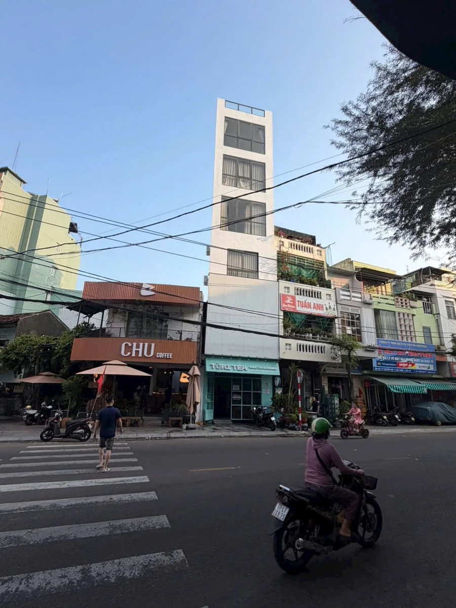 Bán tòa nhà 6 tầng mặt tiền Nguyễn Huệ Quy Nhơn 323,5m² - Ảnh 1