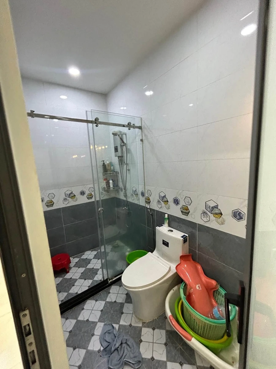 Bán nhà 2 tầng 50m2, 3PN 2WC, Tỉnh Lộ 10 gần Khu Tên Lửa, giá hơn 4 tỷ - Ảnh thu nhỏ 5