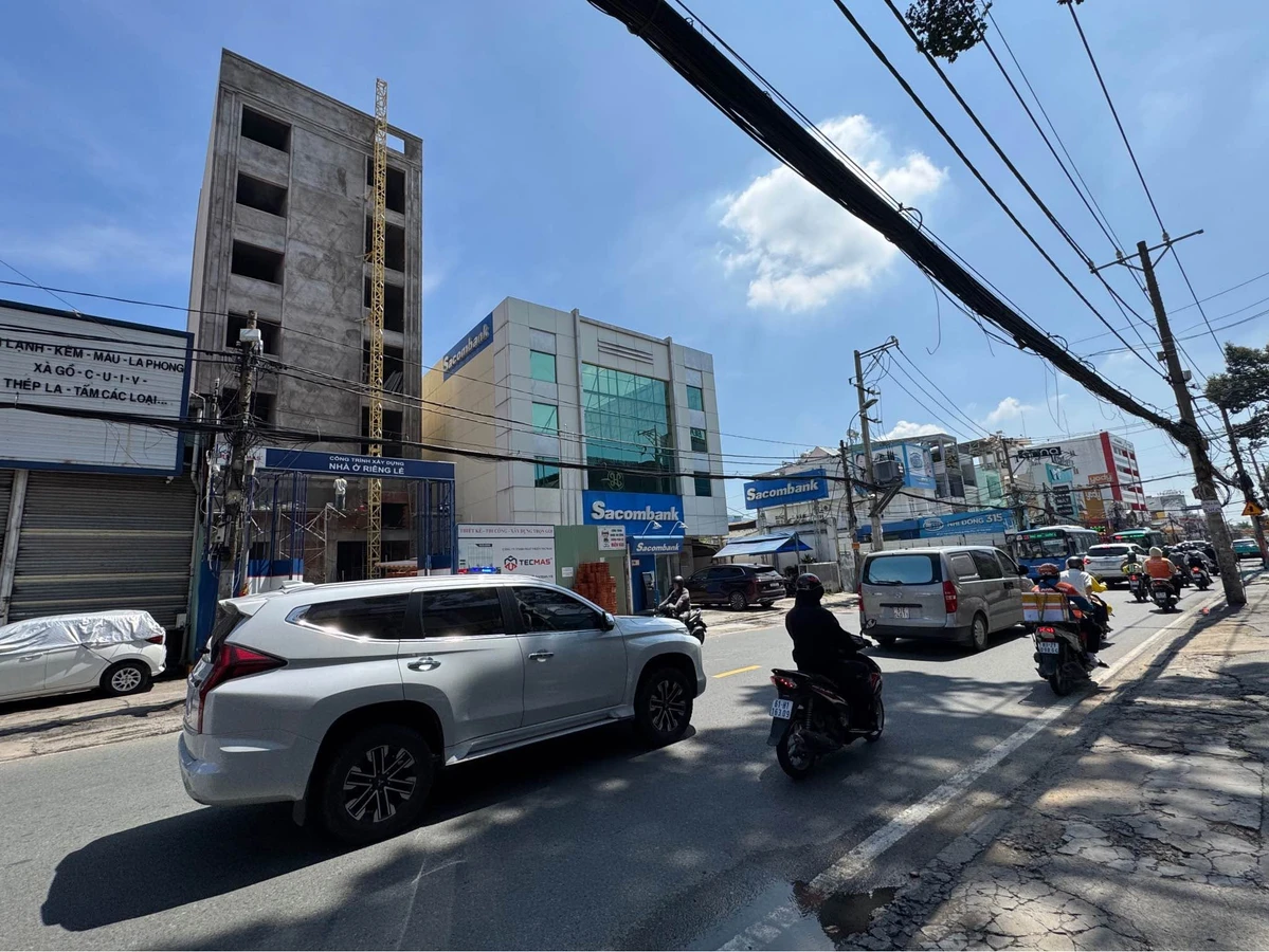 Bán nhà mặt tiền Lê Văn Việt Quận 9, 320m2 (8x40m), giá hơn 50 tỷ - Ảnh thu nhỏ 2