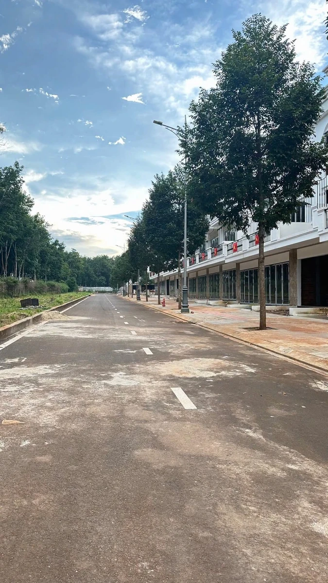 Bán shophouse Ân Phú 5x20m 5 tỷ 790 - Ảnh 1