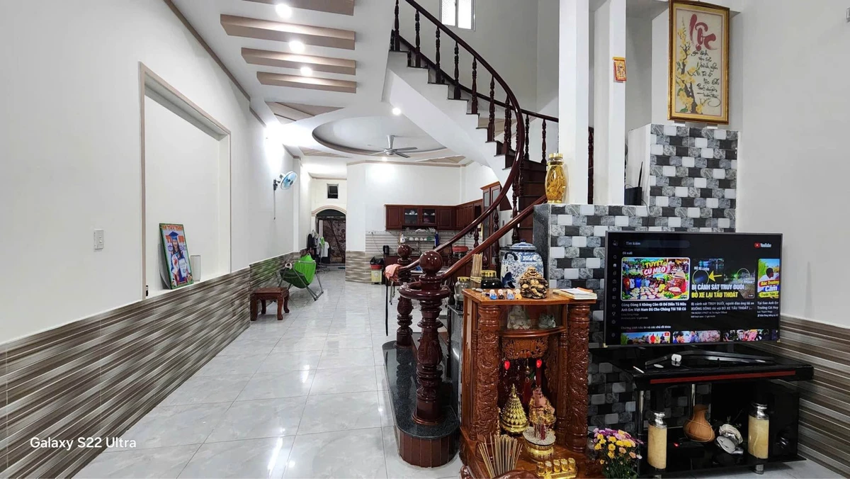 Bán nhà 3 tầng 136m² 4 phòng ngủ Dĩ An, Bình Dương - Ảnh thu nhỏ 2