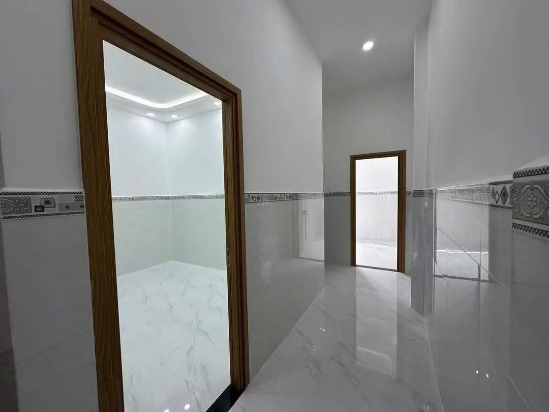 Bán nhà 100m² 4 phòng ngủ gần chợ Bình Chánh 4,3 tỷ - Ảnh thu nhỏ 5